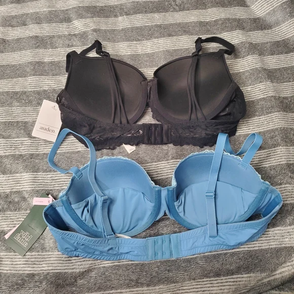 Elegant Black and Blue Lace Trim Bras - Picture 2 of 8